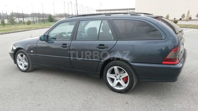 Mercedes C 220 2000, 260,000 km - 2.2 l - Bakı