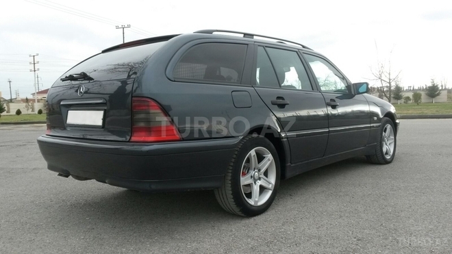 Mercedes C 220 2000, 260,000 km - 2.2 l - Bakı