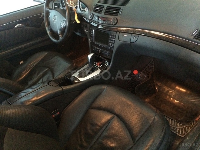 Mercedes E 320 2003, 180,000 km - 3.2 l - Bakı