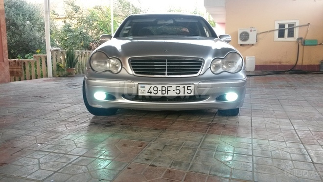 Mercedes C 180 2002, 223,000 km - 1.8 l - Bakı