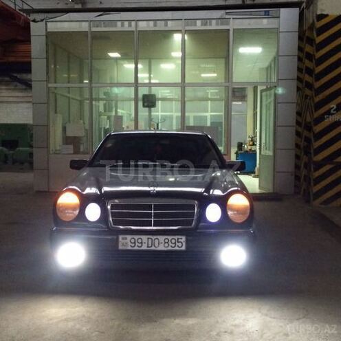 Mercedes E 240 1998, 210,000 km - 2.4 l - Bakı