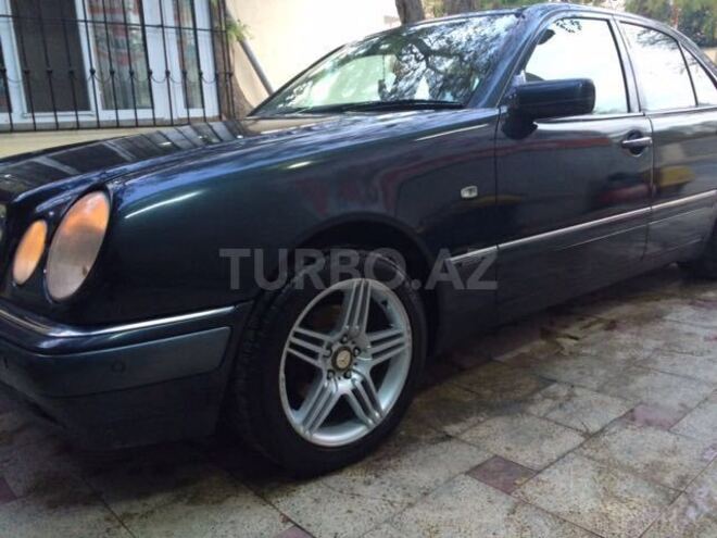 Mercedes E 240 1998, 210,000 km - 2.4 l - Bakı