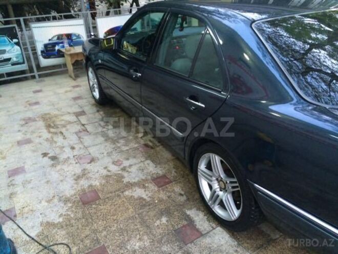 Mercedes E 240 1998, 210,000 km - 2.4 l - Bakı
