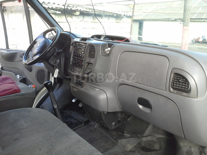 Ford Transit 2005, 436,000 km - 2.4 l - Quba