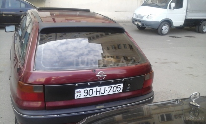 Opel Astra 1996, 250,000 km - 1.6 л - Xudat