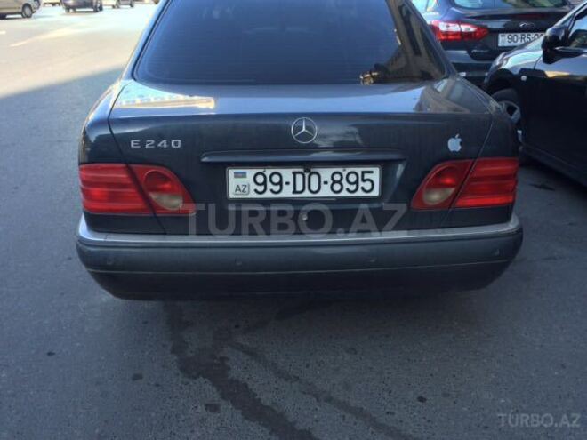 Mercedes E 240 1998, 210,000 km - 2.4 l - Bakı