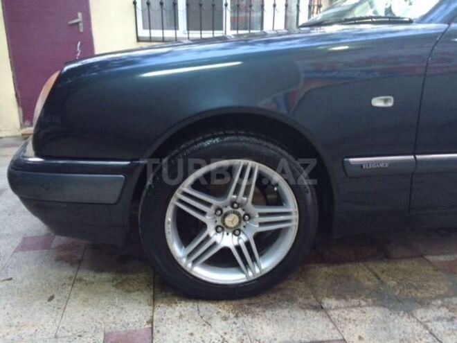 Mercedes E 240 1998, 210,000 km - 2.4 l - Bakı