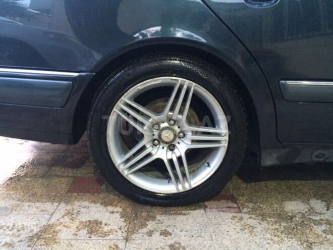 Mercedes E 240 1998, 210,000 km - 2.4 l - Bakı