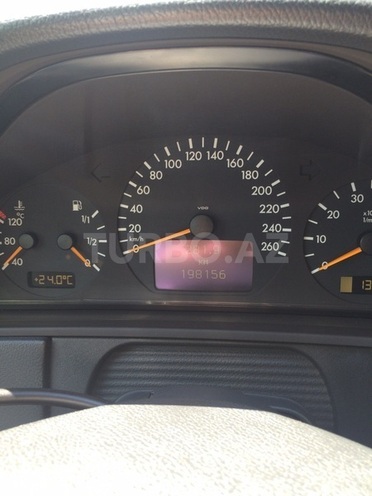 Mercedes E 240 2000, 214,000 km - 2.6 l - Bakı