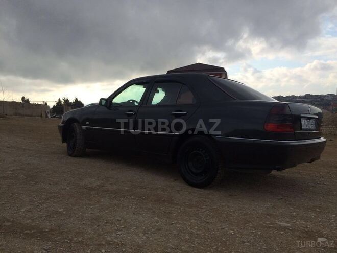 Mercedes C 220 2000, 214,000 km - 2.2 l - Bakı