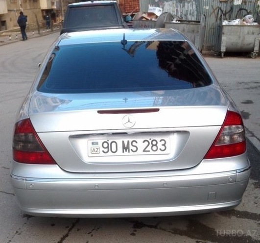 Mercedes E 270 2002, 230,000 km - 2.7 l - Bakı