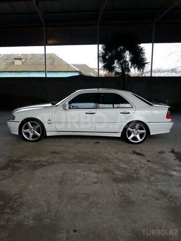 Mercedes C 240 2000, 124,000 km - 2.4 l - İmişli
