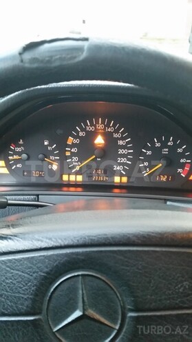 Mercedes E 230 1997, 233,000 km - 2.3 l - Bakı