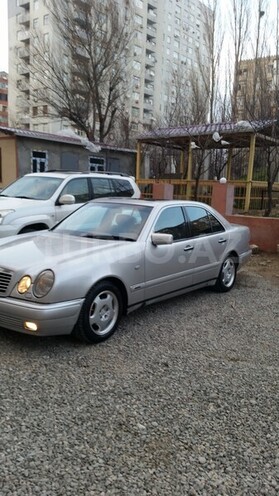 Mercedes E 230 1997, 233,000 km - 2.3 l - Bakı