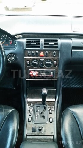 Mercedes E 230 1997, 233,000 km - 2.3 l - Bakı