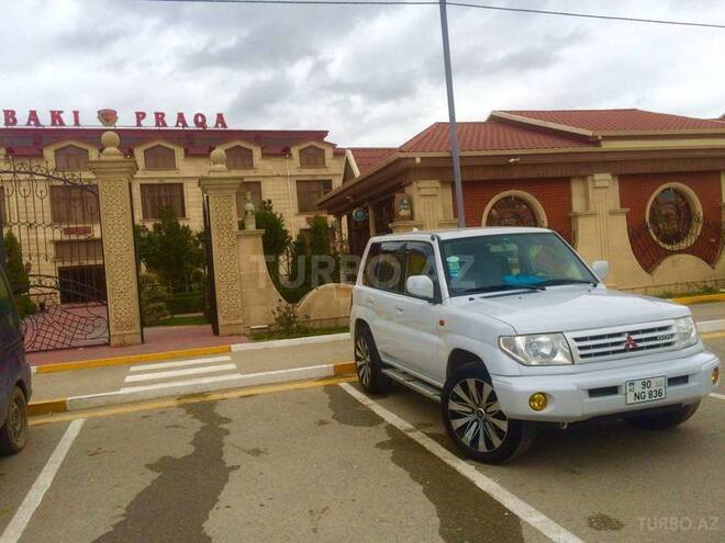 Mitsubishi Pajero io 1999, 199,000 km - 1.8 l - Bakı