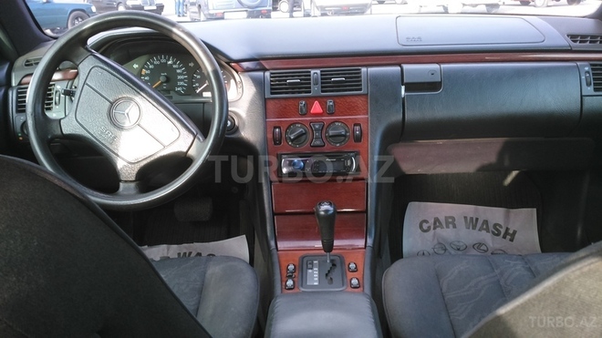Mercedes E 230 1996, 246,000 km - 2.3 l - Bakı