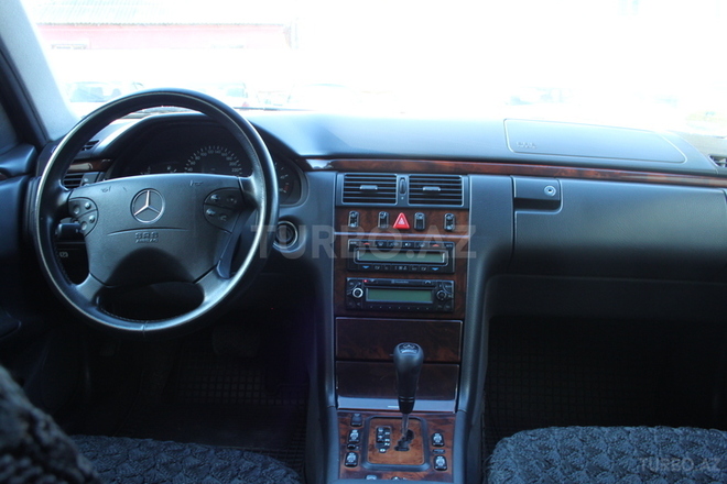 Mercedes E 270 1999, 271,000 km - 2.7 л - Bakı