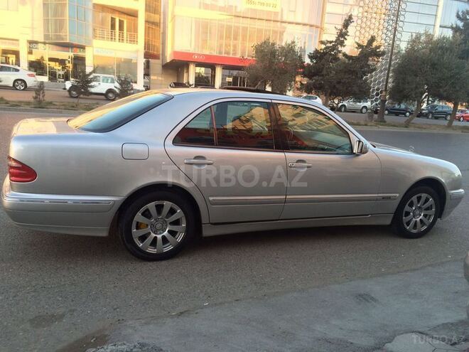 Mercedes E 240 2001, 201,341 km - 2.4 l - Bakı