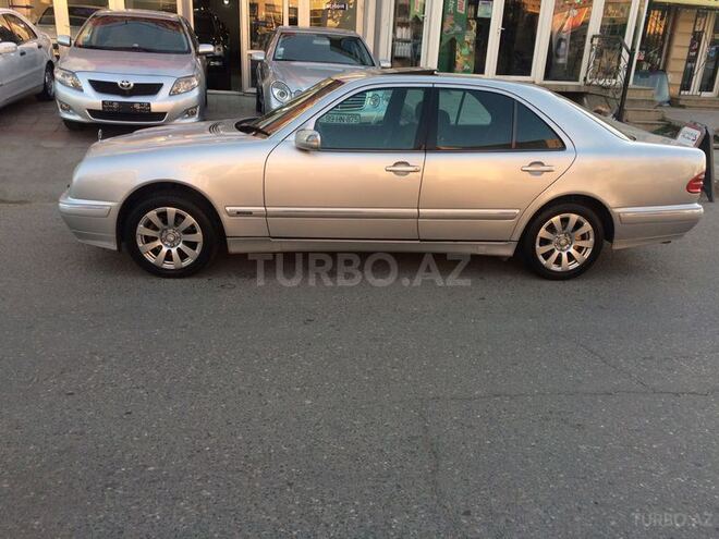 Mercedes E 240 2001, 201,341 km - 2.4 l - Bakı