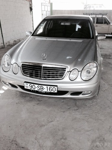 Mercedes E 240 2004, 196,000 km - 2.6 l - Mingəçevir