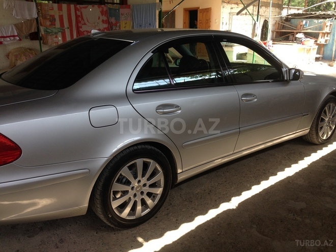 Mercedes E 240 2004, 196,000 km - 2.6 l - Mingəçevir