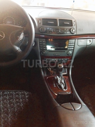 Mercedes E 240 2004, 196,000 km - 2.6 l - Mingəçevir