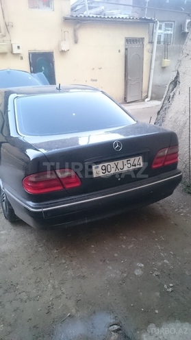 Mercedes E 270 2001, 238,000 km - 0.3 l - Bakı