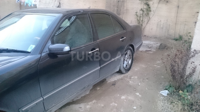 Mercedes E 270 2001, 238,000 km - 0.3 l - Bakı