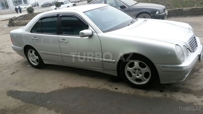 Mercedes E 240 2000, 189,000 km - 2.4 l - Bakı