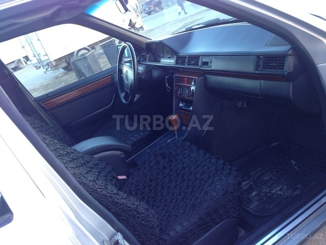Mercedes E 220 1993, 230,000 km - 2.2 л - Bakı