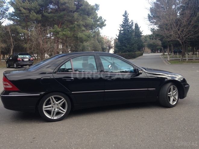 Mercedes C 240 2000, 300,000 km - 2.4 л - Sumqayıt