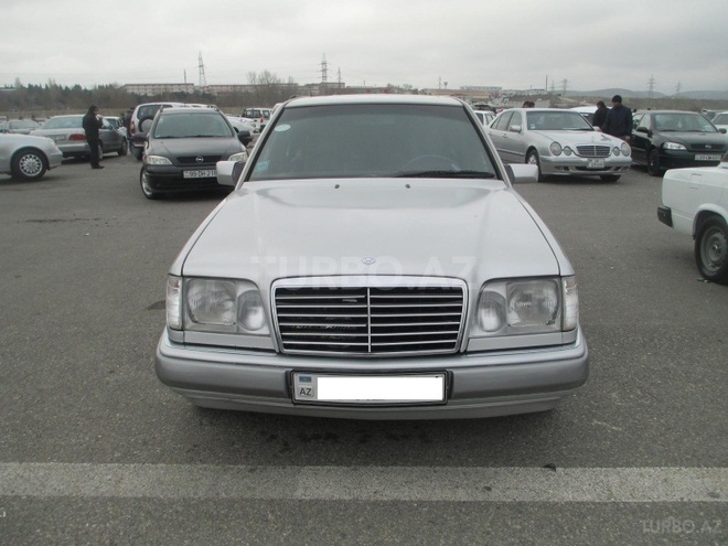 Mercedes E 250 1995, 343,000 km - 2.5 л - Ağdam