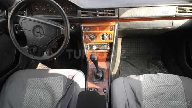Mercedes E 250 1995, 343,000 km - 2.5 л - Ağdam