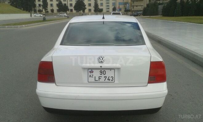 Volkswagen Passat 1999, 123,500 km - 2.8 l - Bakı