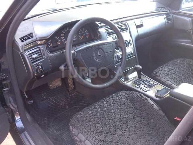 Mercedes E 200 1996, 218,000 km - 2.0 l - Bakı