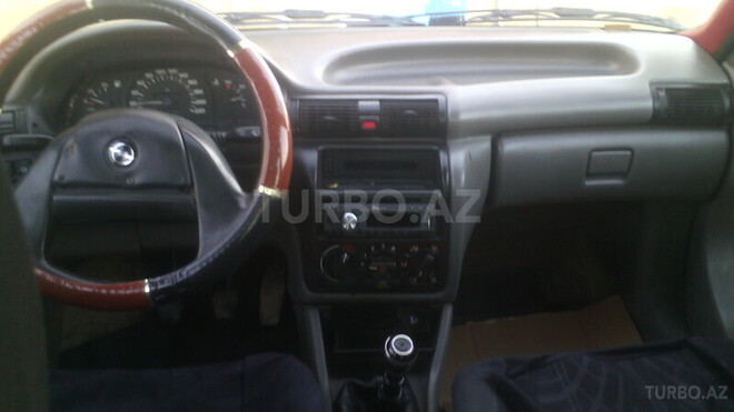 Opel Astra 1992, 351,000 km - 1.6 l - Bakı