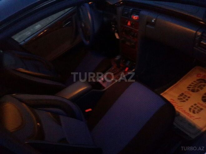Mercedes E 200 2000, 243,000 km - 2.0 l - Bakı