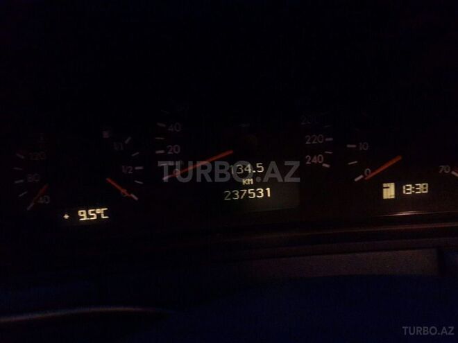 Mercedes E 200 2000, 243,000 km - 2.0 l - Bakı