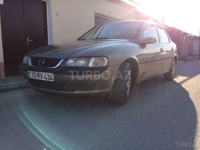 Opel Vectra 1996, 140,000 km - 1.8 л - Bakı