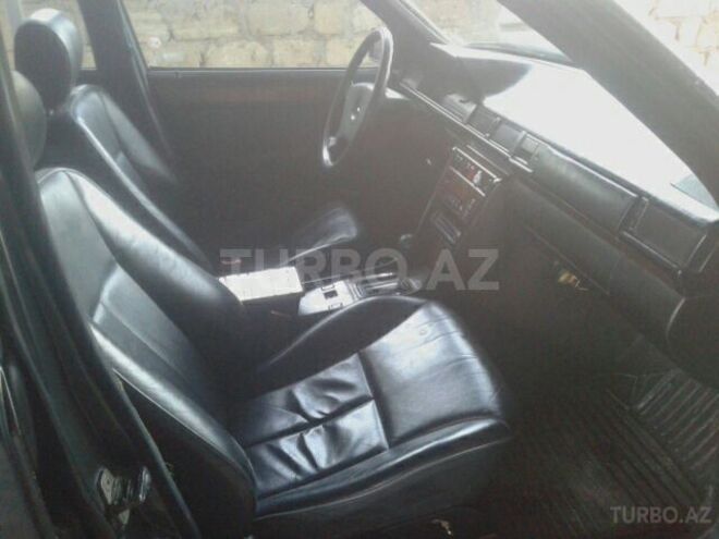 Mercedes E 250 1992, 260,000 km - 2.5 l - Sumqayıt
