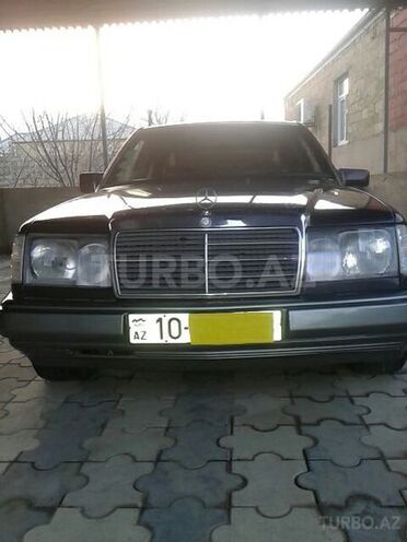 Mercedes E 250 1992, 260,000 km - 2.5 l - Sumqayıt