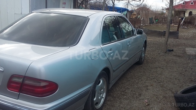 Mercedes E 240 1999, 21,000 km - 2.4 л - Bərdə