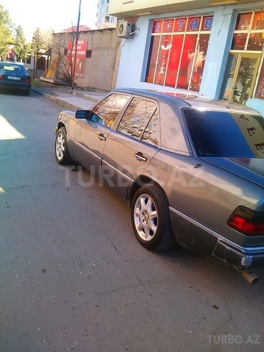 Mercedes E 200 1990, 200,000 km - 0.2 l - Bakı