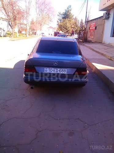 Mercedes E 200 1990, 200,000 km - 0.2 l - Bakı