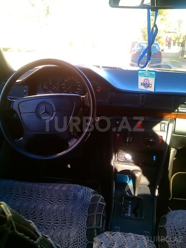 Mercedes E 200 1990, 200,000 km - 0.2 l - Bakı