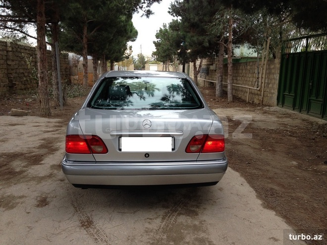 Mercedes E 200 1999, 250,000 km - 0.2 l - Bakı