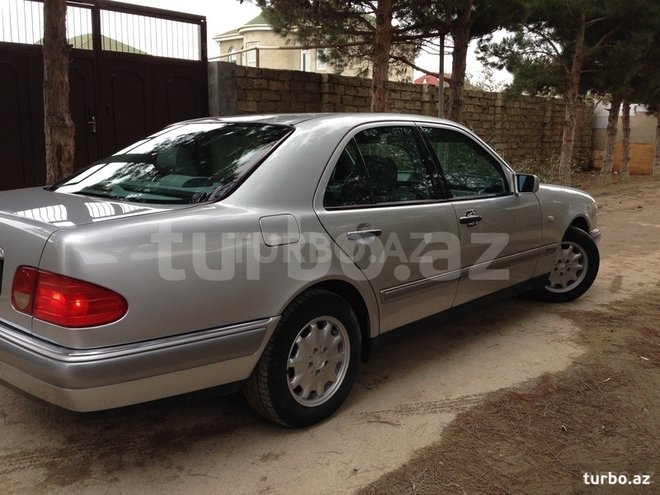 Mercedes E 200 1999, 250,000 km - 0.2 l - Bakı