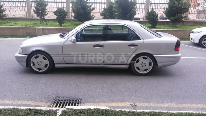 Mercedes C 240 2000, 187,000 km - 2.4 л - Bakı