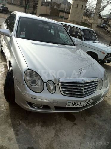 Mercedes E 350 2006, 200,000 km - 3.5 l - Qazax
